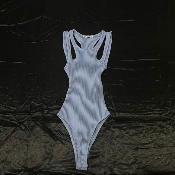 Zara Tops - zara bodysuit